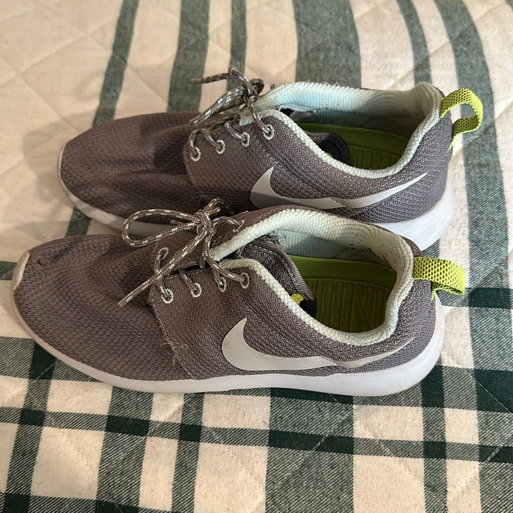Nike sneakers lightly worn